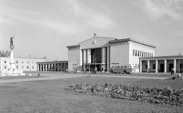 Székesfehérvár, vasútállomás- 1955 (Forrás: Fortepan)
